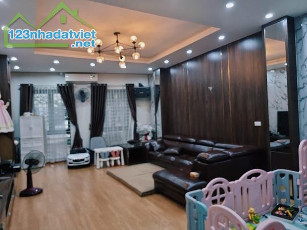 Bán nhà  An Dương Vương, Tây Hồ ngõ thông ,otô vào nhà 60m 4 tầng - 11 tỷ - 3