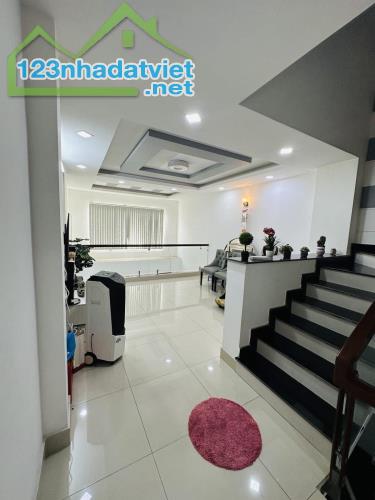 ĐỊNH CƯ Bán Nhà 4 Tầng Cực Đẹp Lý Chính Thắng, 42m2, 6.3 Tỷ - 1