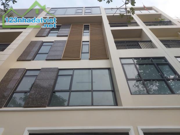 Cho thuê Shophouse StarLake, Ngoại Giao Đoàn, 120m2 x 5 tầng, MT 9m - 1