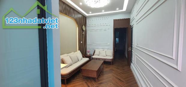 Nhà đẹp, 2 mặt thoáng, ngõ phố Lò Đúc, sổ đỏ 40m2; 6,88 tỷ