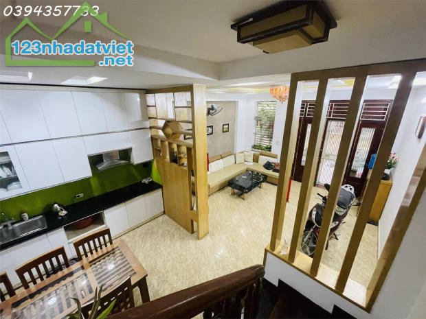 Bán nhà Trần Đăng Ninh, 45m2, ngõ ô tô tránh, nhà đẹp ở ngay, giá hơn 9 tỷ - 2