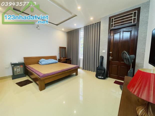 Bán nhà Trần Đăng Ninh, 45m2, ngõ ô tô tránh, nhà đẹp ở ngay, giá hơn 9 tỷ - 1