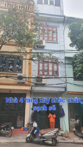 Nhà dân xây. Khuôn tiền nhỏ. Khách quan tâm nhanh nhé