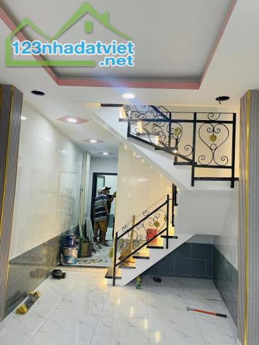 Quận 8 nhà đẹp ăn tết - nở hậu tài lộc - 30m2 giá nhỉnh 3tỷ - Ms. Dung - 1