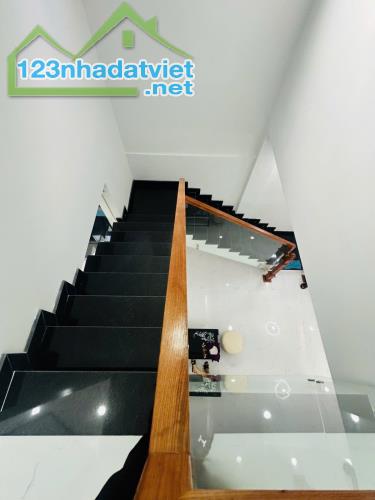 Tân Phú nhà mới ở ngay sát Lũy Bán Bích 40m2 nhỉnh 3 tỷ khu dân trí cao - 1