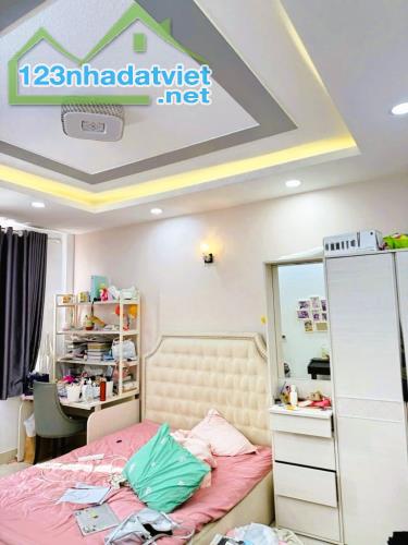 SIÊU PHẨM 5 TẦNG, DT 56M2 (4 x 14), HẺM 5M ÔTÔ VÔ NHÀ, KHU PHÂN LÔ VIP, HOÀNG HOA THÁM, BT - 4