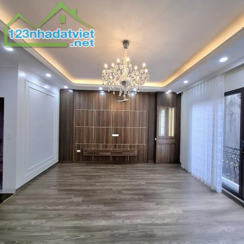 Bán nhà 6 tầng, 55m², Xuân La, Tây Hồ - 11.2 tỷ nhà mới ,thang máy , otô - 2