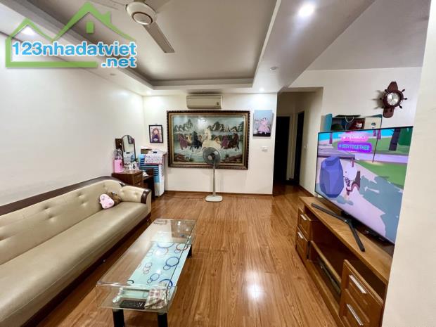 BÁN CHUNG CƯ SÀI ĐỒNG, LONG BIÊN. DT: 75m².   Tầng 12A.   Giá: 3,35tỷ