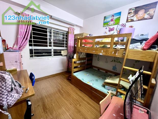 BÁN CHUNG CƯ SÀI ĐỒNG, LONG BIÊN. DT: 75m².   Tầng 12A.   Giá: 3,35tỷ - 3