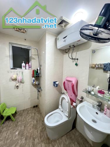 BÁN CHUNG CƯ SÀI ĐỒNG, LONG BIÊN. DT: 75m².   Tầng 12A.   Giá: 3,35tỷ - 4