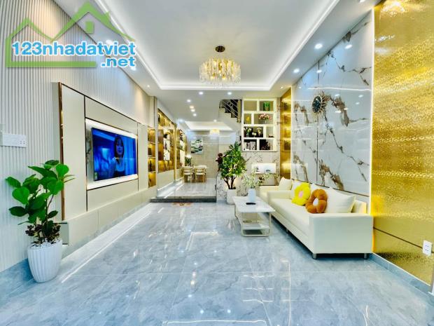NHÀ GIÁ RẺ CHỈ 7 TỶ XXX CÓ NGAY NHÀ Ô TÔ ĐẬU TRƯỚC CỬA
4PN 5WC - 3