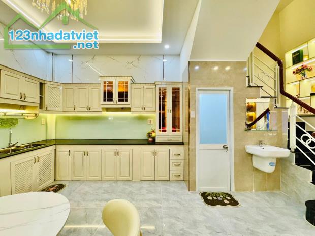 NHÀ GIÁ RẺ CHỈ 7 TỶ XXX CÓ NGAY NHÀ Ô TÔ ĐẬU TRƯỚC CỬA
4PN 5WC - 2