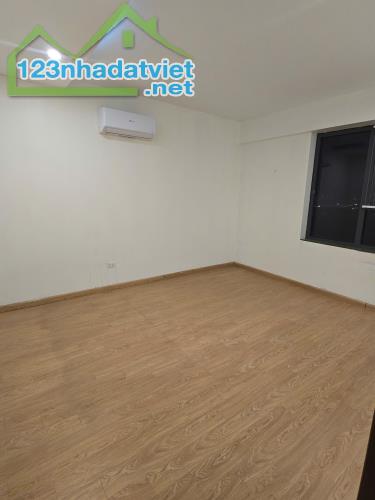 Cho thuê căn hộ chung cư 3 PN Gelexia 885 Tam Trinh, 120m2, Đồ Cơ Bản, 12 triệu,0911122316 - 2