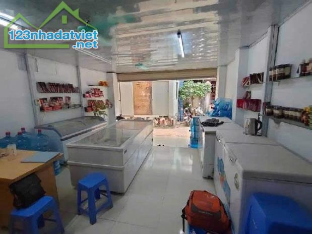 Bán nhà kiêu kỵ. 50m2 * mt 4,2m * 4,65 tỷ. đường ô tô, kinh doanh.