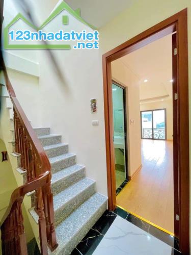 Bán nhà 4 tầng, 33m2, giá 2.89 tỷ, view Hồ điều hòa An Thắng, ô tô đỗ cách nhà 30m đi bộ. - 3