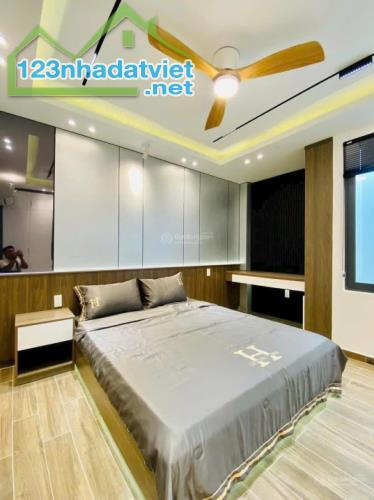 🏠 Bán nhà Hoàng Diệu, Q.4, 57m², 4 tầng, 5PN, 5WC - 3.9 tỷ 🏠 - 4