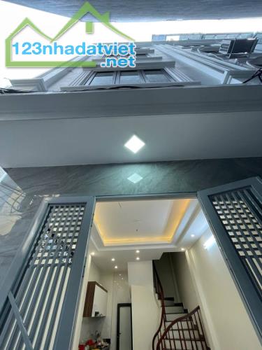 Bán nhanh nhà gần mp Thanh Am Thượng Thanh 30m 4 tầng mt4m giá 4.85 tỷ thương lượng gần ô - 3