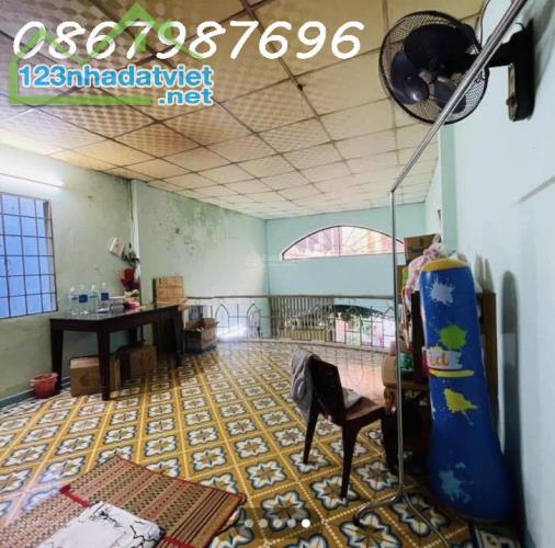 Bán nhà hẻm ô tô 4m, Phước Hải, Nha Trang – Giá 4 tỷ 1, 1 trệt 1 gác lửng, 70m²