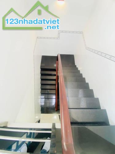 🏠 Bán nhà Lê Quốc Hưng, Q.4, 72m², 4PN, 4WC - 4.32 tỷ 🏠 - 2