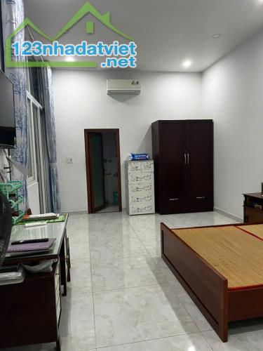 bán nhà hxh 212 nguyễn trãi, p.bến thành, quận 1.DT:4x23, 1tr4l, giá;20.9 tỷ - 2