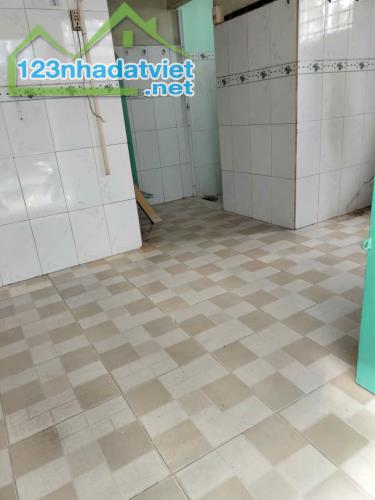 BÁN NHÀ 2 TẦNG SÁT MẶT TIỀN HẬU GIANG 36M2 GIÁ NHỈNH 2 TỶ - 2