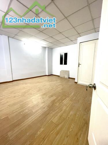 GẤP BÁN GIẢM 500 TRIỆU CHỈ CÒN 3.5 TỶ. NHÀ 3 TẦNG 30M2 NGUYỄN TRI PHƯƠNG HOÀN CÔNG ĐẦY ĐỦ - 3
