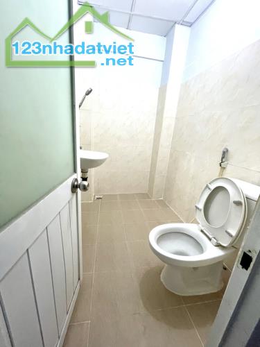 GẤP BÁN GIẢM 500 TRIỆU CHỈ CÒN 3.5 TỶ. NHÀ 3 TẦNG 30M2 NGUYỄN TRI PHƯƠNG HOÀN CÔNG ĐẦY ĐỦ