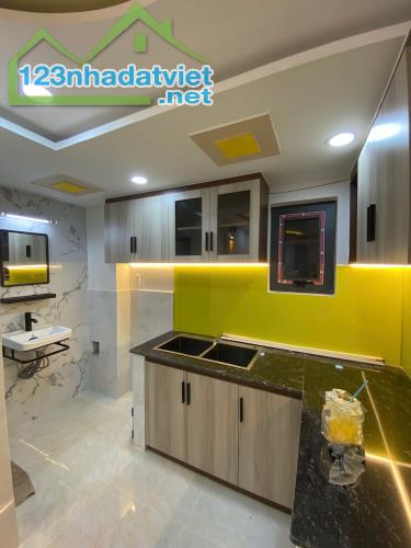 BÁN NHÀ QUẬN 8 BINH DONG MỚI ĐẸP 40M2 HXH 2TẦNG 3PN HƠN 3TỶ - 2