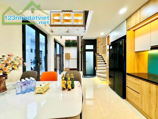 QUẬN GÒ VẤP BÁN NHÀ 5 TẦNG DT NGANG 7.5 x 5 - 1