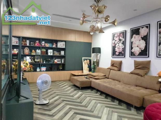 Bán Nhà Bồ Đề 90m2, 7 Tầng Gara Ô Tô Thang Máy Kinh Doanh, Ngõ Thông Phố Hồng Tiến 21.X Tỷ