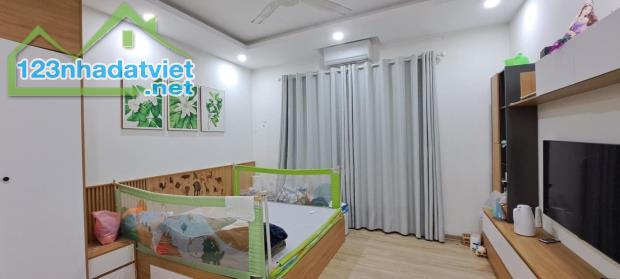 Bán Nhanh Căn 33m2 Phố Ái Mộ, Bồ Đề 5 Tầng, Ô Tô Qua Nhà, Full Nội Thất, Nhỉnh 6 Tỷ - 3