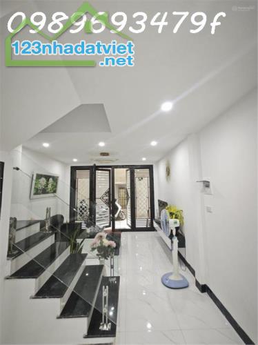 Bán nhà riêng 30m2 ra phố Vũ Trọng Phụng, 30m2 x 4tầng, MT3.7m, nhà mới full nội thất, 2 - 2