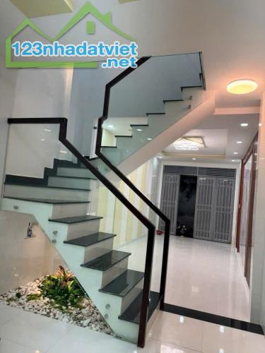 P10 Tân Bình - Mới Xây - Gần 50M2 - 3 Tầng - CHỈ 4.x TỶ - 1