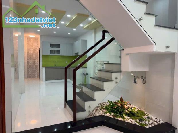 P10 Tân Bình - Mới Xây - Gần 50M2 - 3 Tầng - CHỈ 4.x TỶ - 2