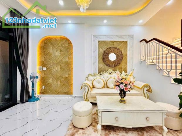 Cần bán nhà ở đường Bùi Quang Là, Phường 12, Gò Vấp. Giá 7 tỷ 550 TL. Lh ngay 0783617596. - 2