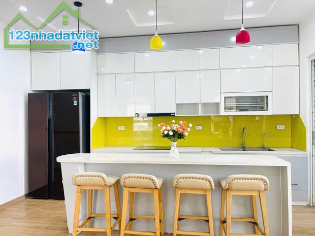 🏡 Chính chủ cần bán gấp căn hộ 3 phòng ngủ, full nội thất cao cấp, view hồ tại KĐT Thanh - 1