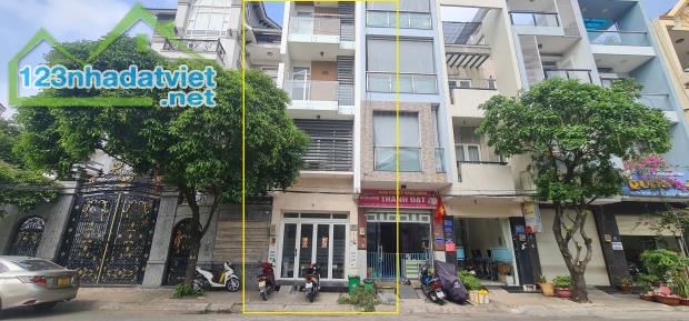 Cho thuê nhà mặt phố Tân Sơn Nhì, Tân Phú, 68m², 8PN, 25 triệu