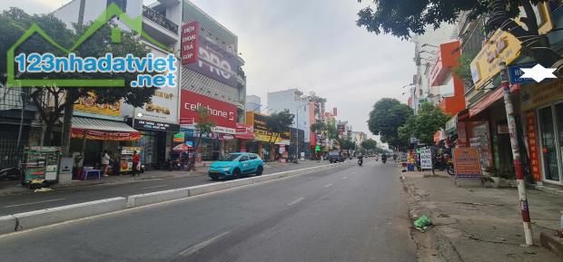 Cho thuê nhà mặt phố Nguyễn Sơn, Tân Phú, 240m², 59 triệu/tháng - 2