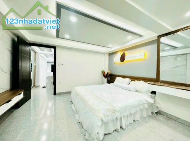 Bán nhà Nguyễn Văn Quỳ, Phú Thuận, Quận 7 - 64m2 ngang 4m - giá nhỉnh 6x tỷ TL - 2