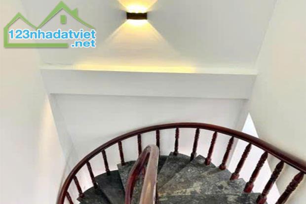 Nguyễn Văn Khối Phường 8 Gò Vấp, Hẻm Xe hơi gần Mặt tiền, 4m x 15.5m - Giá 6.75 tỷ TL