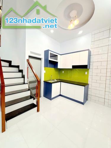 NHÀ MỚI DỌN VÔ Ở NGAY GIÁP TÂN PHÚ --24M2--2 TẦNG - 2