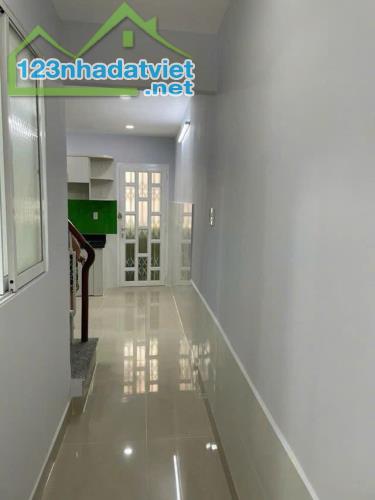 Nhà 2 MT trước sau Đất Thánh Tân Bình, 50m2 vuông vức, HDT 12tr/tháng 5.5 tỷ TL - 2