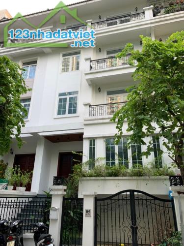 Hàng hiếm: Chủ chuyển công tác bán BT liền kề 93.5m2 Vinhomes Green Bay NTL.0904604054