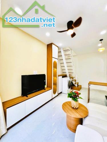 3x TỶ - SIÊU PHẨM 2 TẦNG FULL NỘI THẤT, DTSD 40 M2, ÔTÔ ĐẬU CỬA, NGAY VINCOM PHAN VĂN TRỊ. - 2