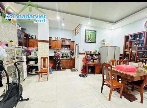 Bán CHDV Cộng Hoà, HXT, ngang 20m, 68 phòng, phường 13, Tân Bình, 86 tỷ