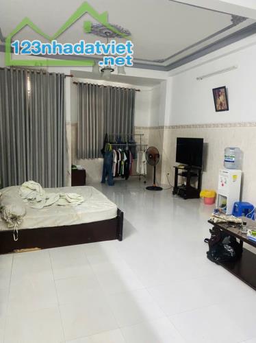 Nhà 3 tầng, Dương Đình Hội, Phước Long B, 80m2, ngang 5m, hẻm xe hơi, 5.x tỷ - 1