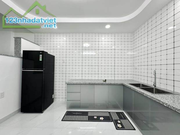 Nhà mới ở ngay, Huỳnh Tấn Phát, Q7, 25M2, 2 tầng, sát Q1, chỉ 2.65T