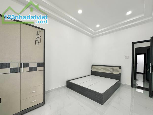 Nhà mới ở ngay, Huỳnh Tấn Phát, Q7, 25M2, 2 tầng, sát Q1, chỉ 2.65T - 2