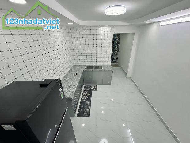 Nhà mới ở ngay, Huỳnh Tấn Phát, Q7, 25M2, 2 tầng, sát Q1, chỉ 2.65T - 4