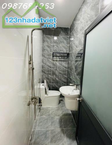 Q7 TÂN KIỂNG CÁCH MẶT TIỀN ĐƯỜNG SỐ 20M NGANG 4.1x11M GẦN CHỢ TÂN MỸ SỔ VUÔNG ĐẸP 5.xT - 4